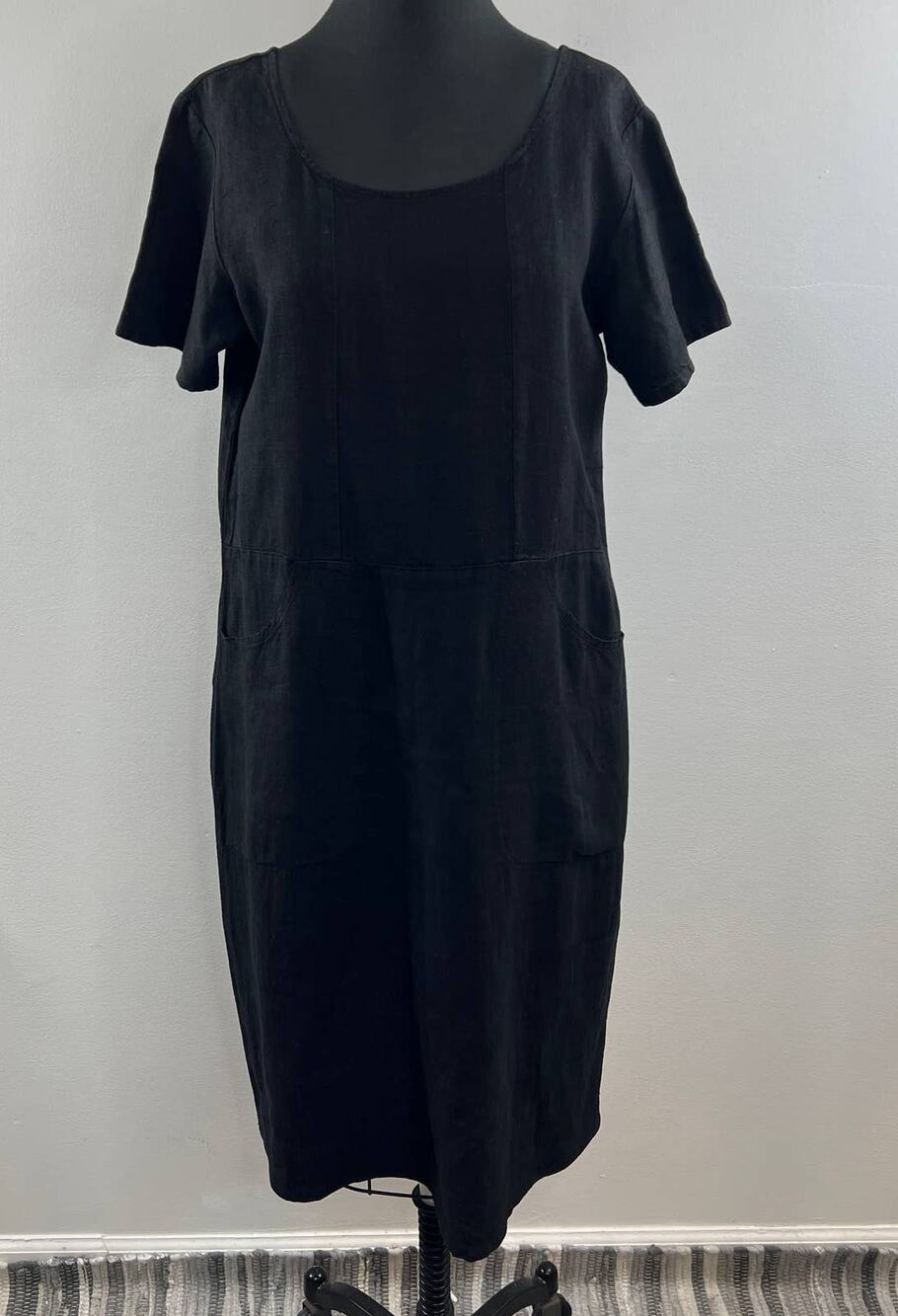 VINTAGE Classique by Shawn Lagenlook Black Scoop Neck Short Sleeve Midi Dress 2